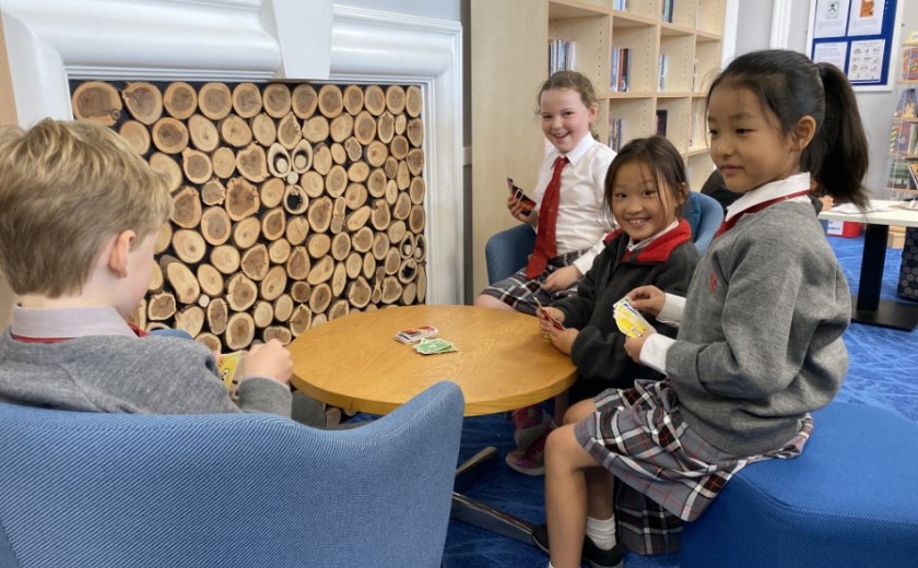 uno game in the library